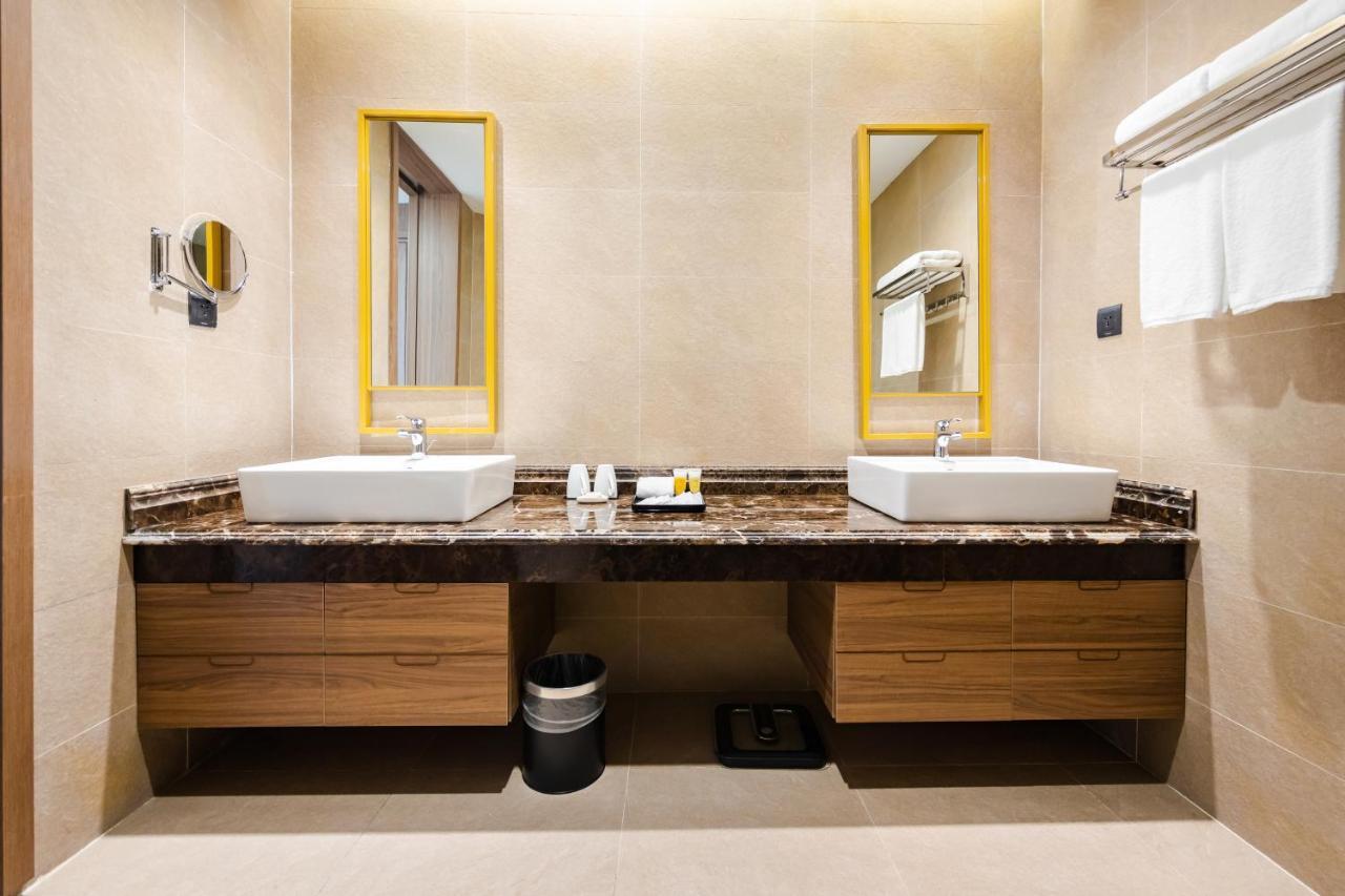 Muong Thanh Luxury Ha Long Centre II Buitenkant foto